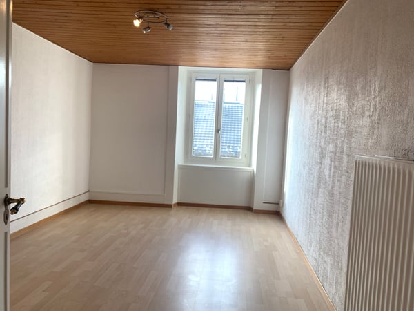 Bel appartement de 3 pièces situé au 4ème étage avec ascenseur 4