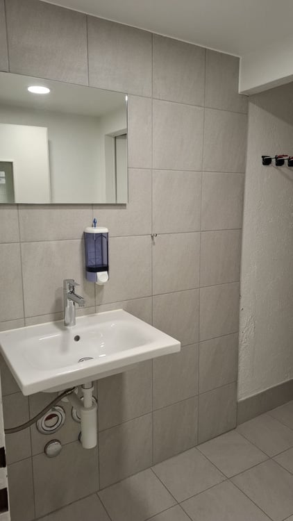 Local commercial de 2.5 pièces au coeur du village - Disponible de ... 5