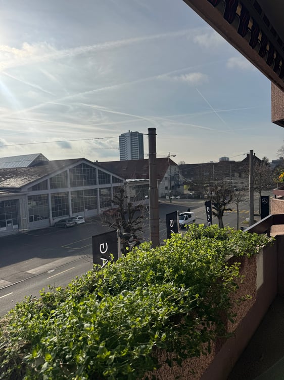 Moderne 1-Zimmer-Wohnung mit Balkon in Biel/Bienne 7