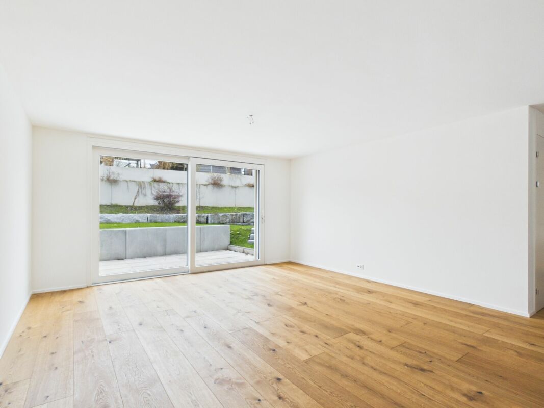 Appartement neuf élégant avec oasis de jardin privé à Seuzach (ZH)