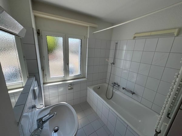Charmante, teilsanierte 3.5-Zimmerwohnung im Zentrum 7