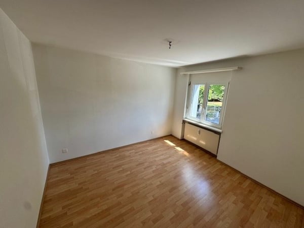Charmante, teilsanierte 3.5-Zimmerwohnung im Zentrum 4