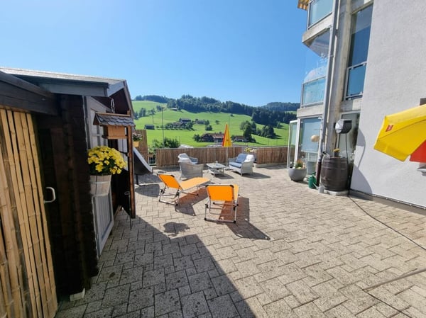 Grosszügiges Wohnen mit Wintergarten, Cheminée und beeindruckender Terrasse 6