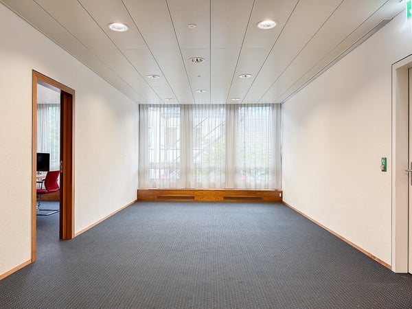 Dienstleistungsfläche an zentraler Lage 7