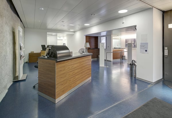 Surface commerciale et bureaux au centre ville 12