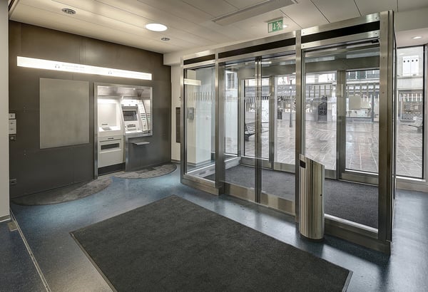 Surface commerciale et bureaux au centre ville 11