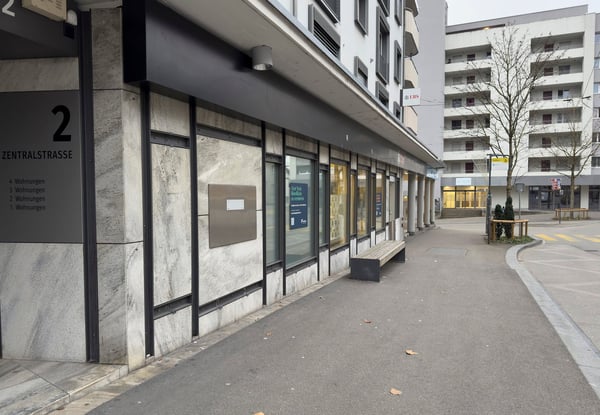 Attraktive Gewerbeimmobilie im Zentrum von Neuhausen am Rheinfall 2