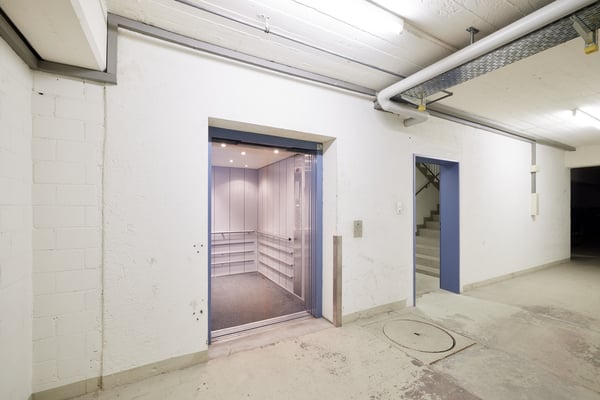 Grosszügige Gewerbefläche an ausgezeichneter Lage zu vermieten 11