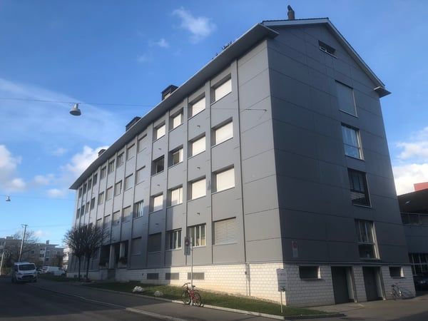 Grosszügige Gewerbefläche direkt beim Farbhof 1