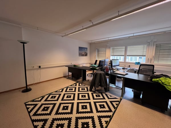 Bureau lumineux et spacieux 2