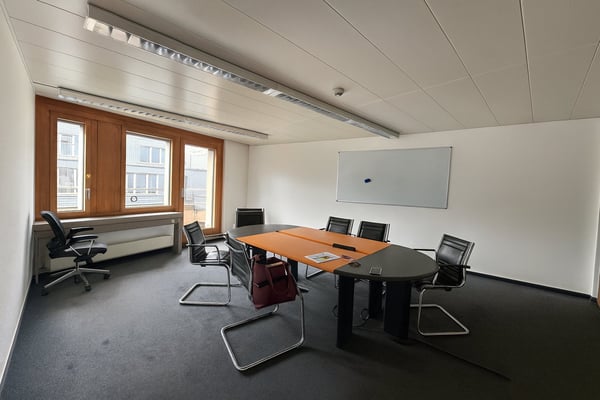 Komplett ausgestattete Büroräume an der Bahnhofstrasse in Zug - per sofort verfügbar 2