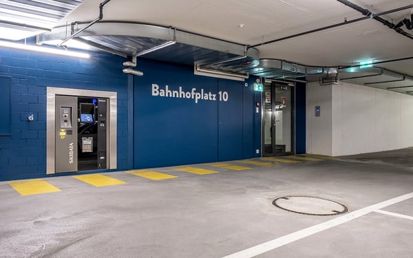 Parkieren Sie bequem im Steinbock direkt beim Bahnhof Chur 7