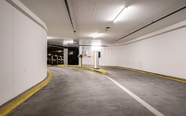 Parkieren Sie bequem im Steinbock direkt beim Bahnhof Chur 2