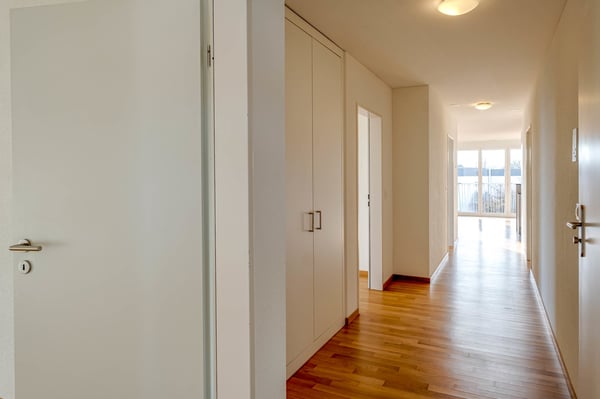 Lichtdurchflutete Wohnung mit eigenem Sitzplatz 2