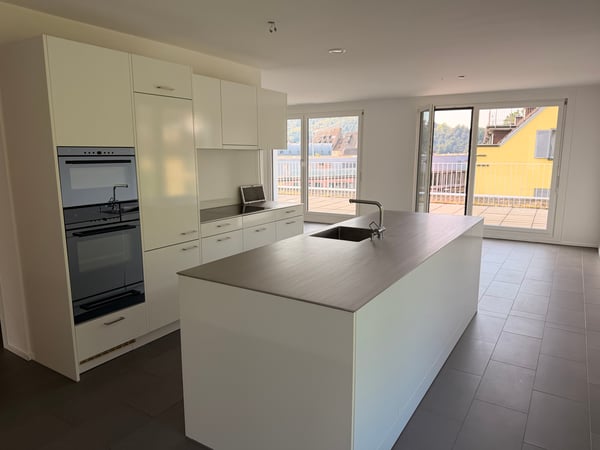 Moderne Wohnung mit eigener Terrasse - Top-Lage in Schaffhausen! 2