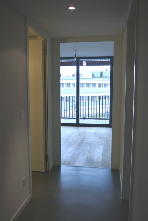 Moderne 2.5 Zimmer Wohnung direkt am Bahnhof Giesshübel in Zürich! 1