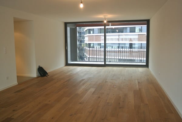 Moderne 2.5 Zimmer Wohnung direkt am Bahnhof Giesshübel in Zürich! 2