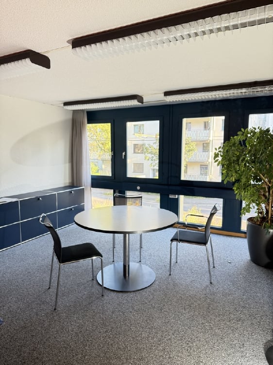 Büro im Zentrum von Luzern inkl. Parkplätzen vor dem Haus und direkt am Veloweg Freigleis 2