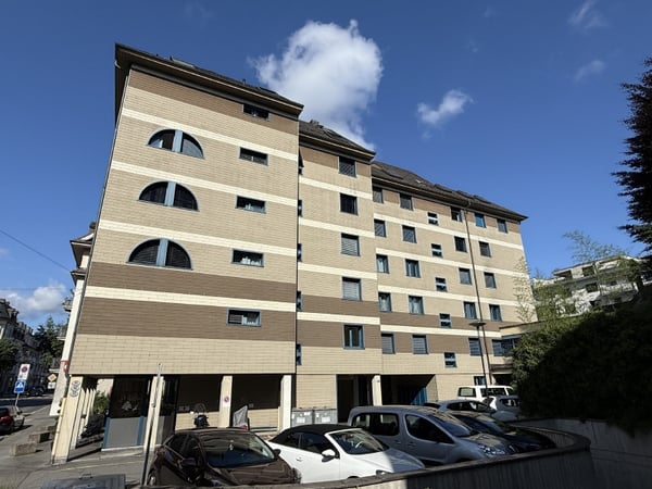 Büro im Zentrum von Luzern inkl. Parkplätzen vor dem Haus und direkt am Veloweg Freigleis 5