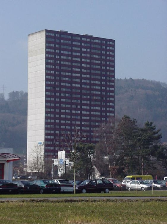 Gewerbe- oder Karateraum im Parterre (215 m2) 8