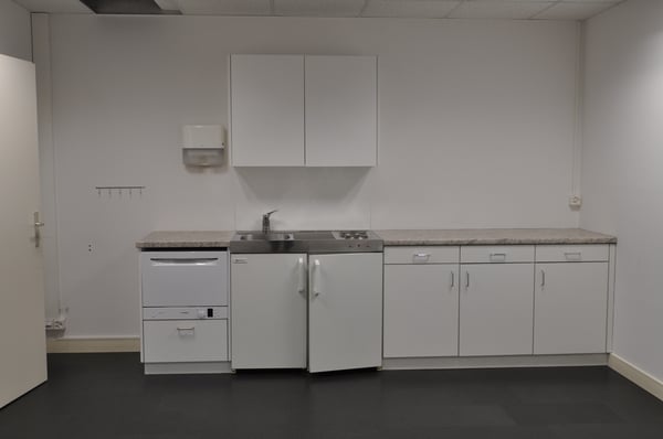 Grosse Büroräumlichkeiten/Gewerbe zu vermieten! 4