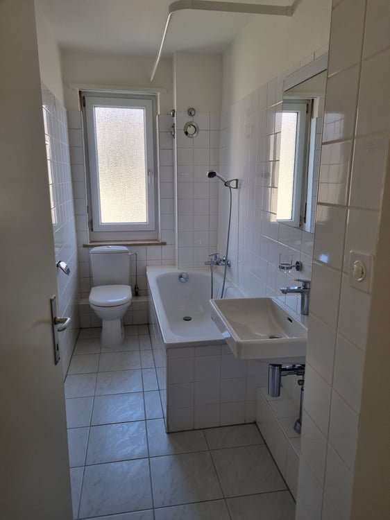 2-Zimmerwohnung im 4. OG zu vermieten 3