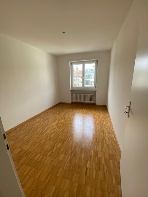 Lichtdurchflutete 2-ZWG ab 15.10.26 oder nach Vereinbarung. 1