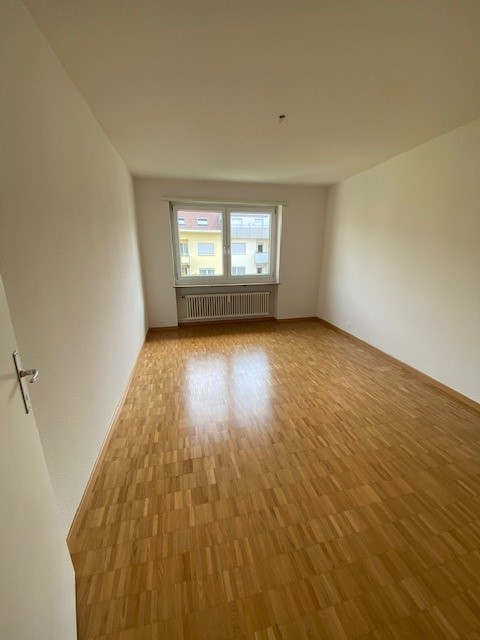 Lichtdurchflutete 2-ZWG ab 15.10.26 oder nach Vereinbarung. 3