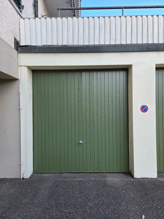 Garagenbox an zentraler Lage in Oerlikon zu vermieten 1