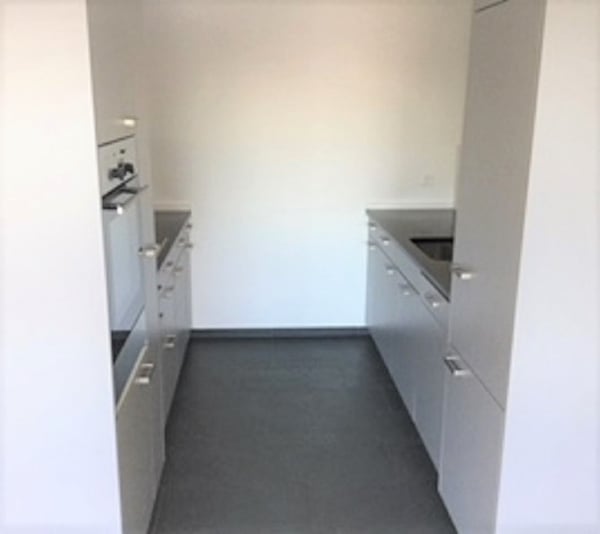 In einer ruhigen Gegend vermieten wir eine 5 1/2-Zimmerwohnung 4