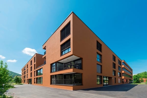 Grosszügige 2,5 Zimmer Wohnung mit Loggia 2
