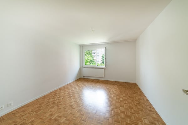2 Nasszellen (1x Bad, 1x Dusche), Balkon mit Abendsonne, 3