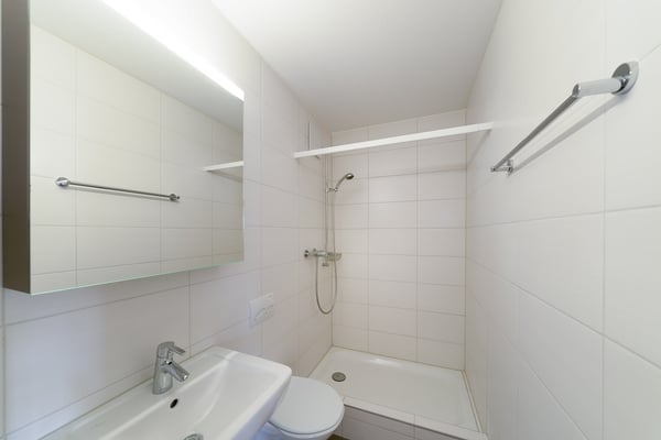 2 Nasszellen (1x Bad, 1x Dusche), Balkon mit Abendsonne, 10