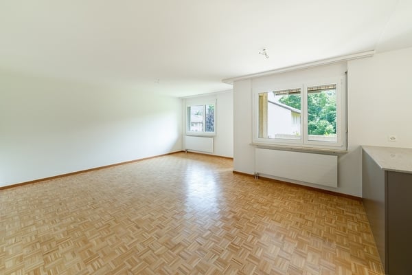 Geräumige, helle Dach-Wohnung (kein Lift) 4
