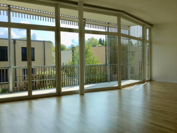 Grosse, moderne 3 1/2-Zimmerwohnung im obersten Stock 4