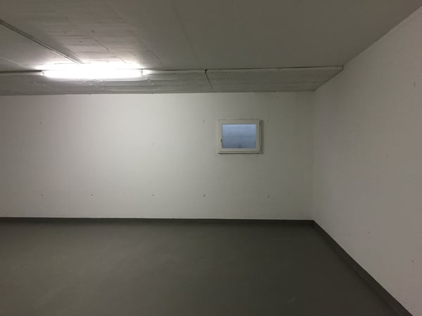 SURFACE COMMERCIALE - DÉPÔT 3