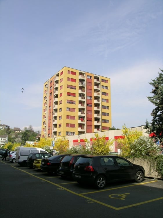 PLACES DE PARC DISPONIBLES  PROCHES DU M1 8