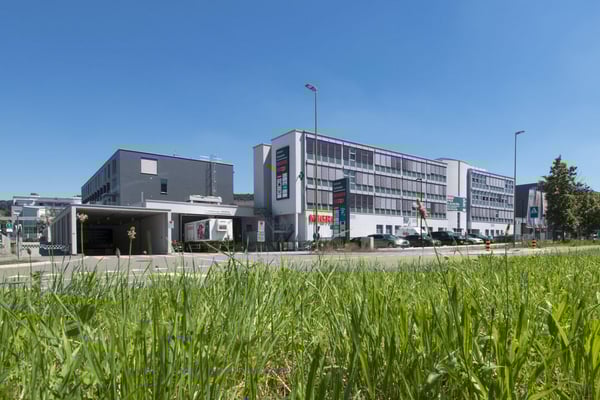 Willkommen im Einkaufszentrum Spitzacker 1