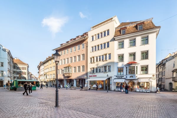 Schöne 2.5 Zimmer-Wohnung mitten im Herzen der Altstadt 1