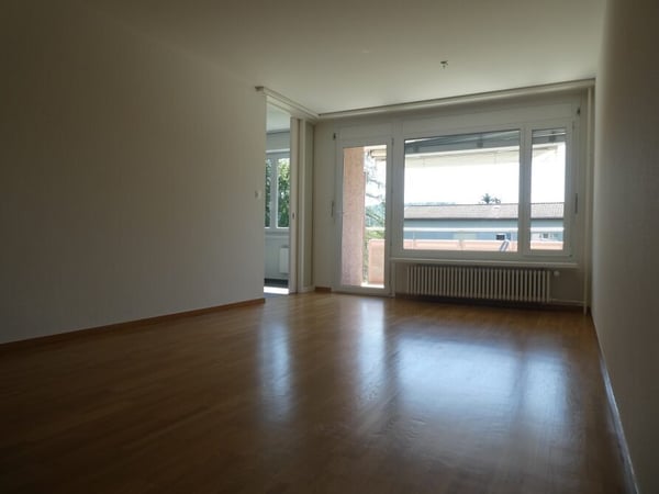 Zentrale und ruhige Lage in Urdorf - Grüne Umgebung 3
