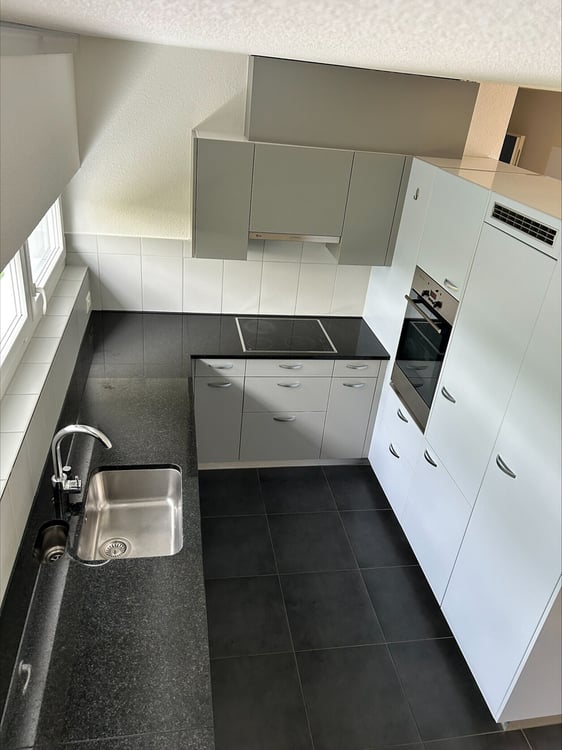 Helle und moderne Wohnung mit Gartensitzplatz 4