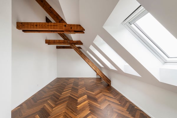 Moderne Dachwohnung mit Quartiercharakter 7