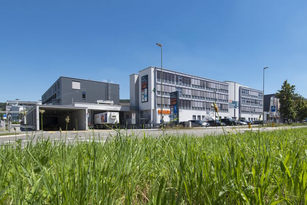 Willkommen im Einkaufszentrum Spitzacker 1