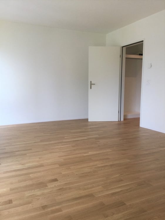 grosszügige 2.5-Zimmerwohnung an zentraler Lage 9