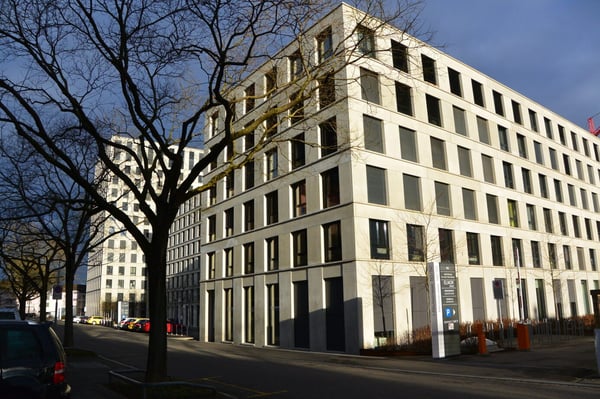 grosszügige 2.5-Zimmerwohnung an zentraler Lage 2