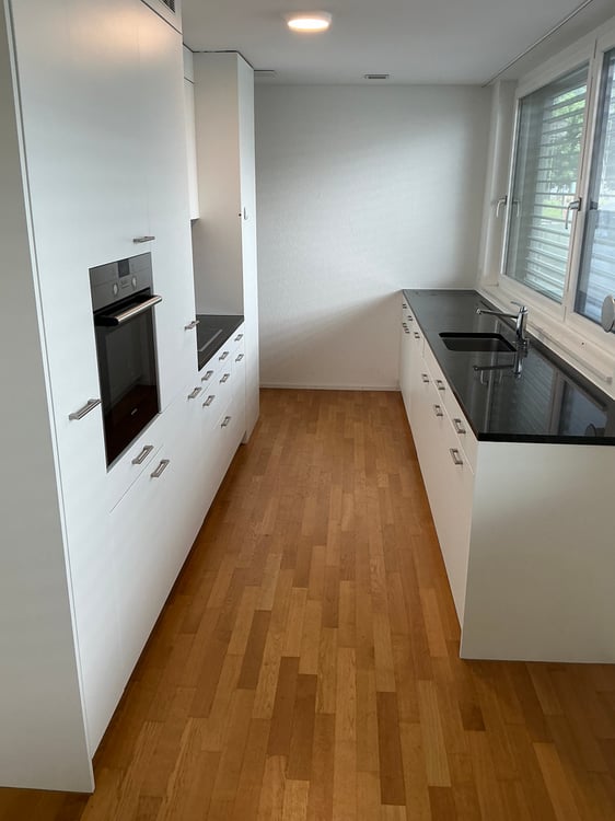 schöne 3.5 Zimmer-Wohnung an zentraler Lage 2