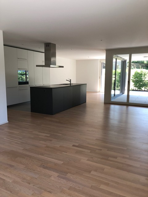 Grosszügige, helle Wohnung mit Balkon und 2 Nasszellen 6