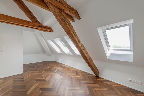 2 Zimmer-Dachwohnung mit Quartiercharakter 10
