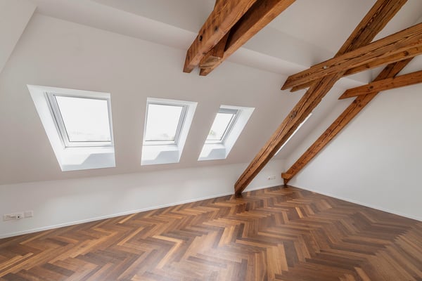 2 Zimmer-Dachwohnung mit Quartiercharakter 9