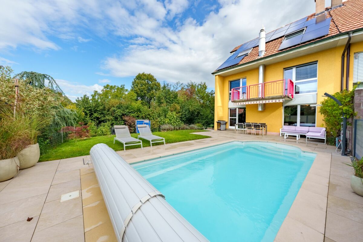 A 2 minutes de Payerne, villa d'architecte de 7.5 pièces avec piscine chauffée et jacuzzi